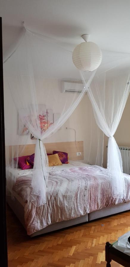 Aneli Rooms & Apartament โรวีน ภายนอก รูปภาพ