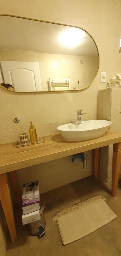 Aneli Rooms & Apartament โรวีน ภายนอก รูปภาพ