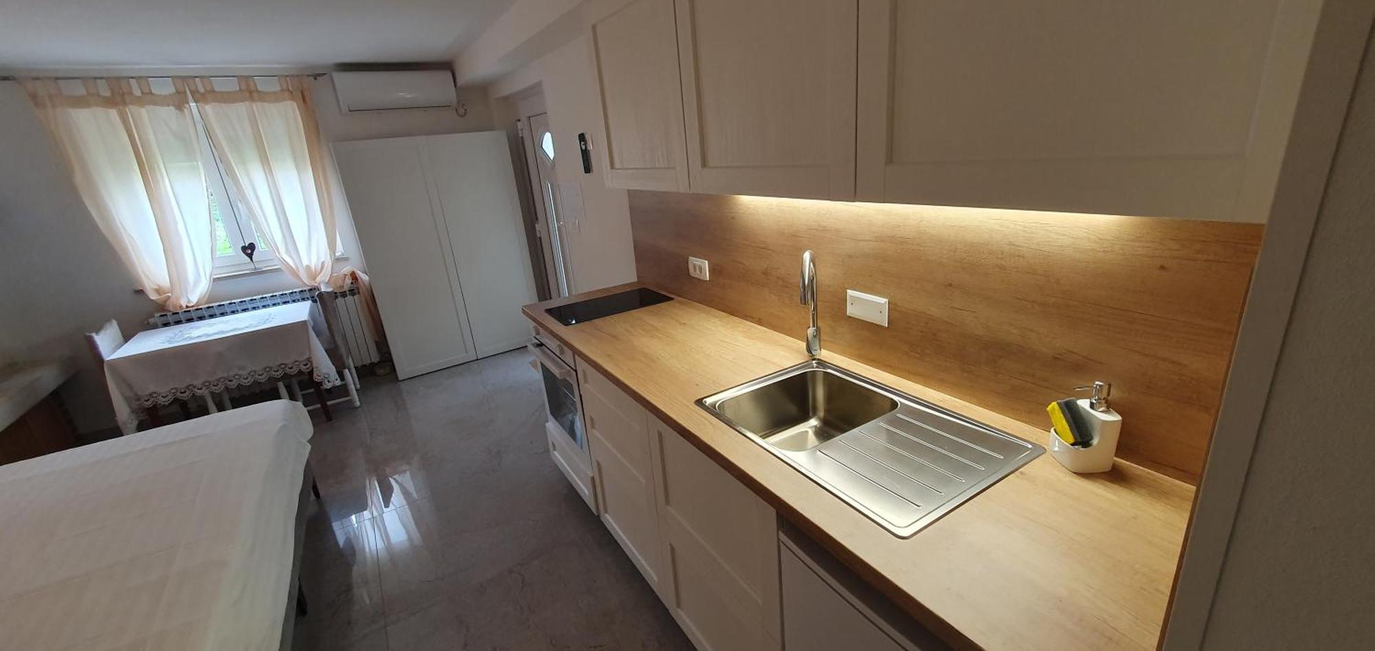 Aneli Rooms & Apartament โรวีน ภายนอก รูปภาพ